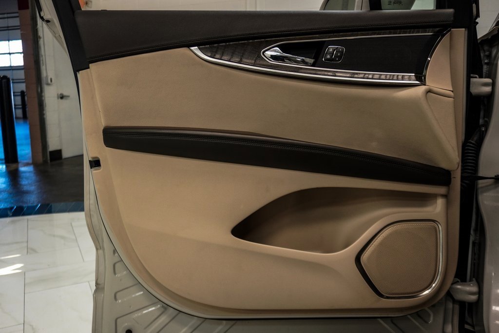 Used 2019 Lincoln Nautilus Select image 21