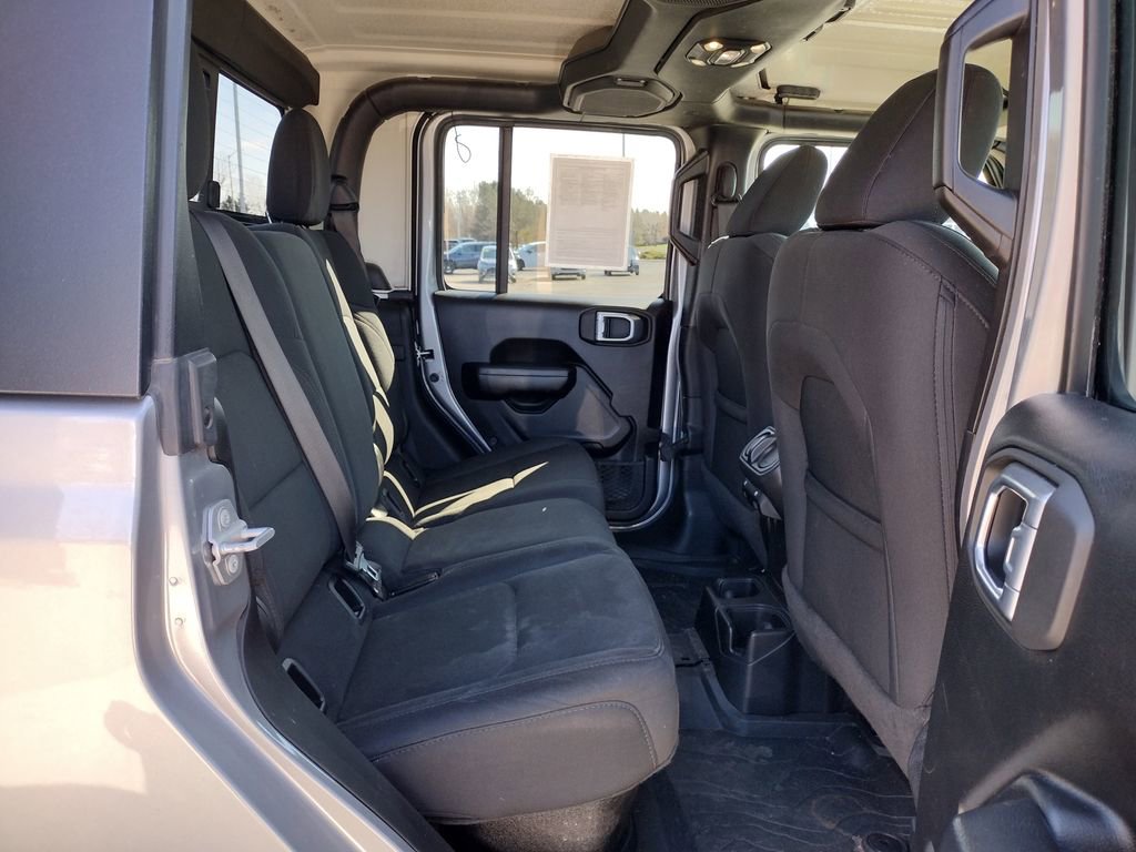 Used 2021 Jeep Gladiator Willys image 9