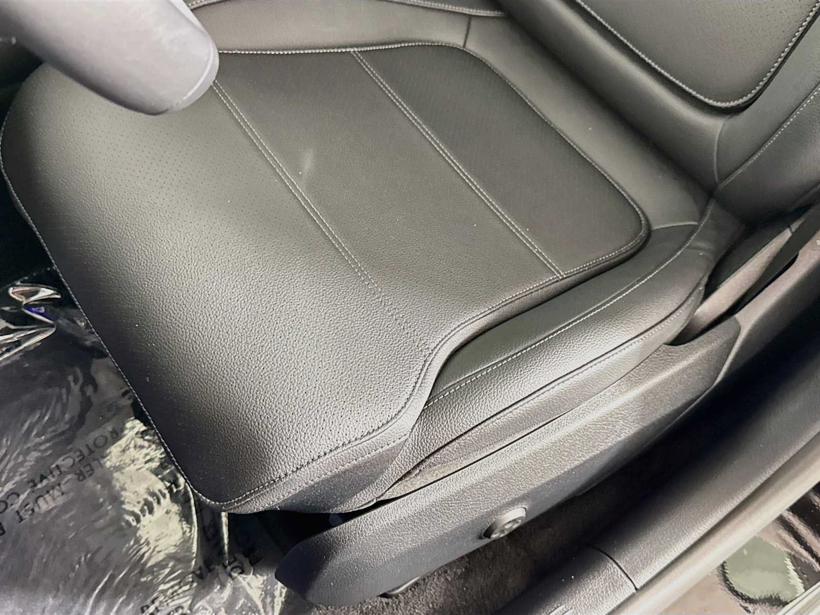 Used 2025 Mercedes-Benz C 300 4MATIC Sedan image 20
