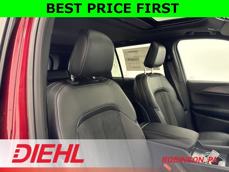 New 2025 Jeep Grand Cherokee Altitude image 14