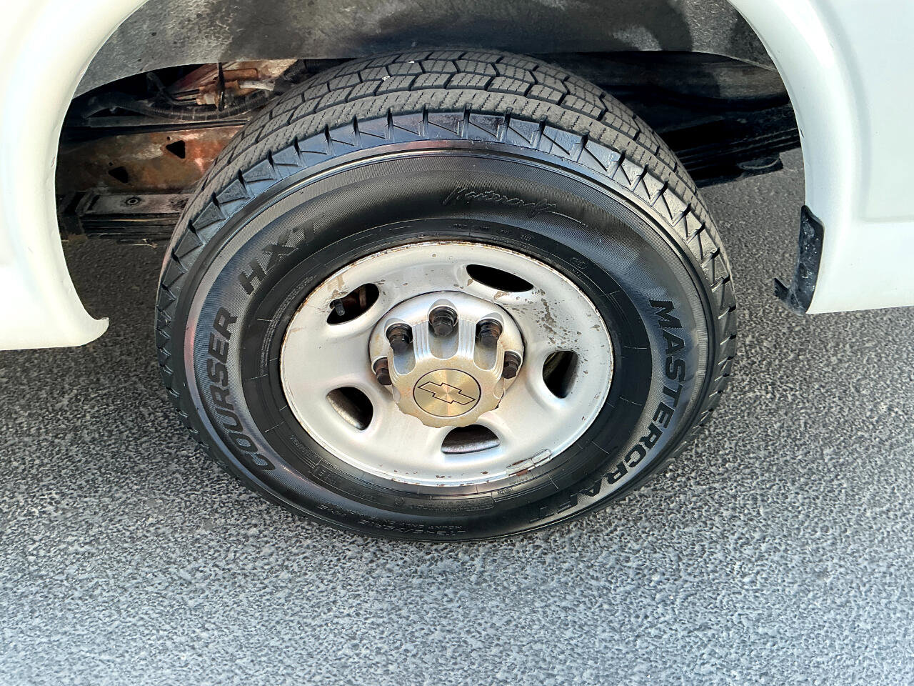 Used 2019 Chevrolet Express 3500 w/ Driver Convenience Package image 6