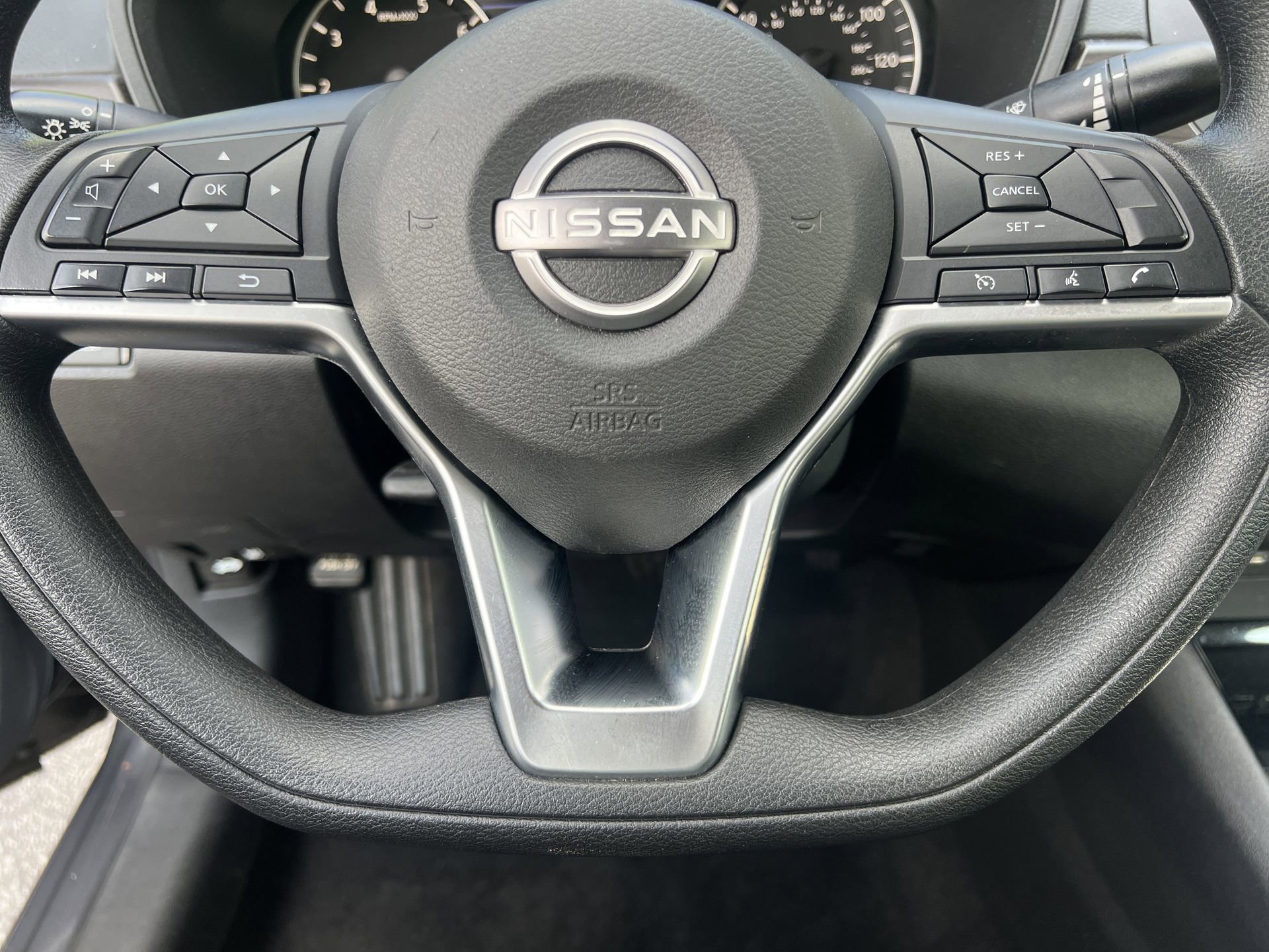 Used 2024 Nissan Altima 2.5 SV FWD image 9