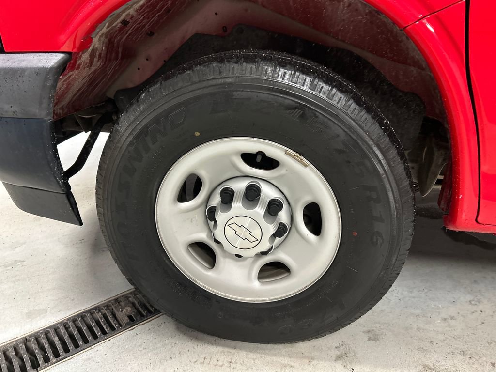 Used 2017 Chevrolet Express 2500 LS image 9