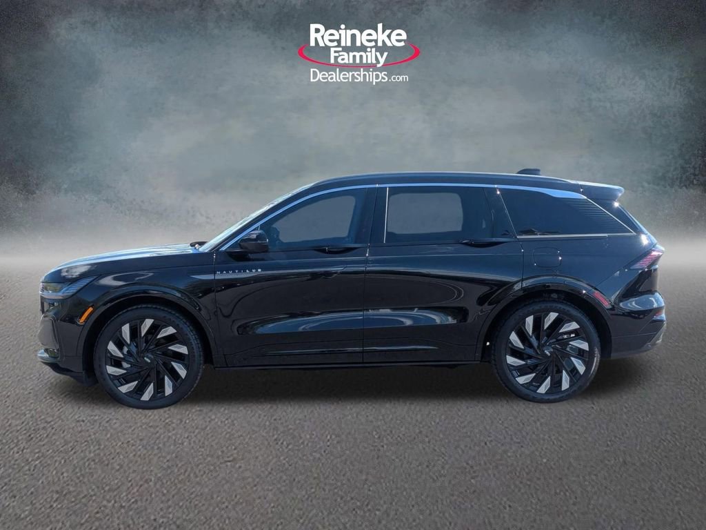 Used 2025 Lincoln Nautilus Black Label w/ Jet Appearance Package AWD/4WD image 9