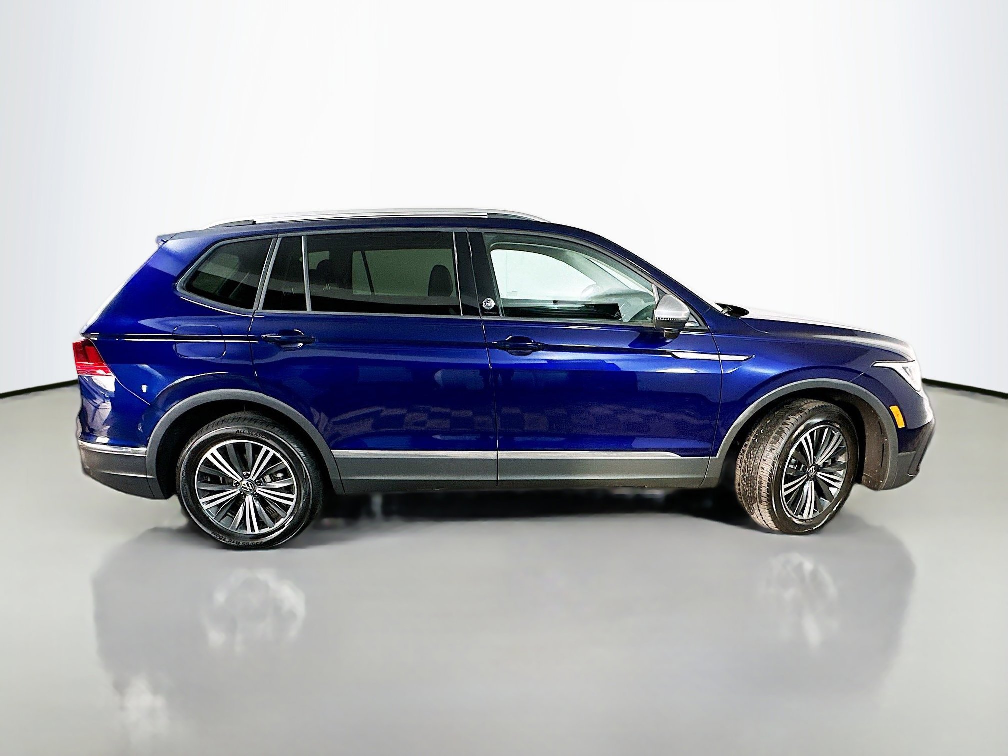 Used 2024 Volkswagen Tiguan Wolfsburg Edition image 8