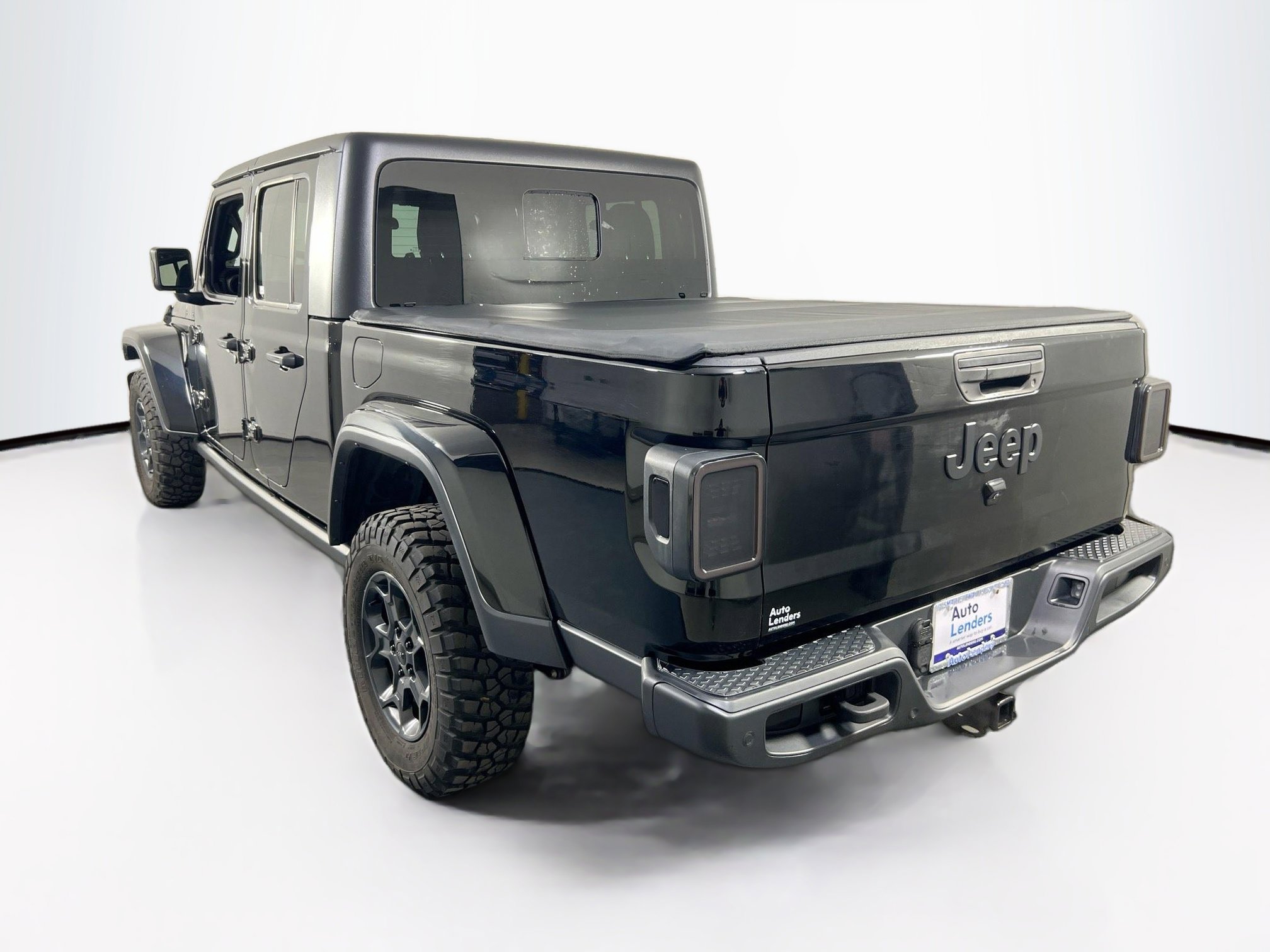 Used 2023 Jeep Gladiator Willys AWD/4WD image 7