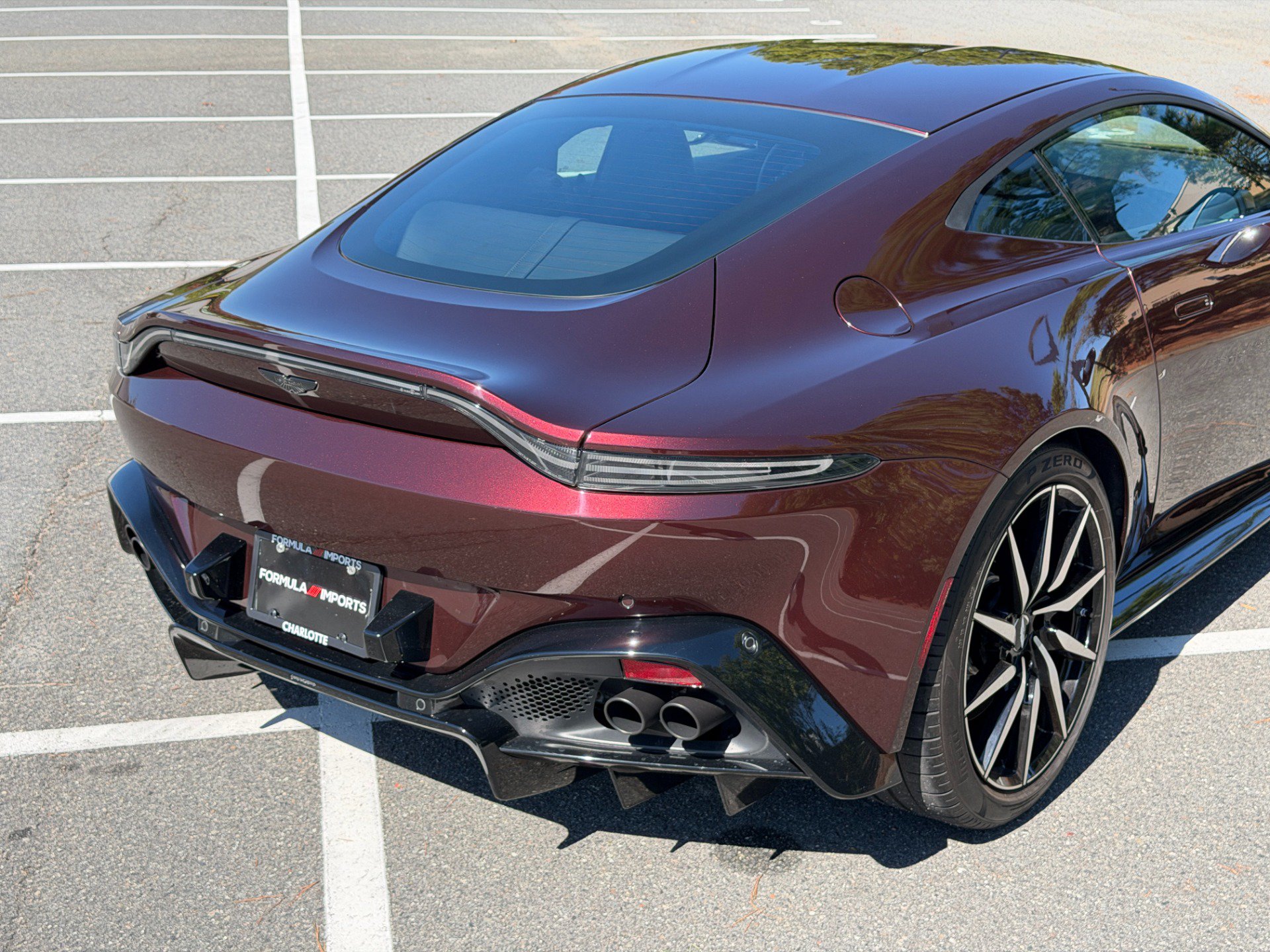 Used 2020 Aston Martin V8 Vantage Coupe RWD image 28