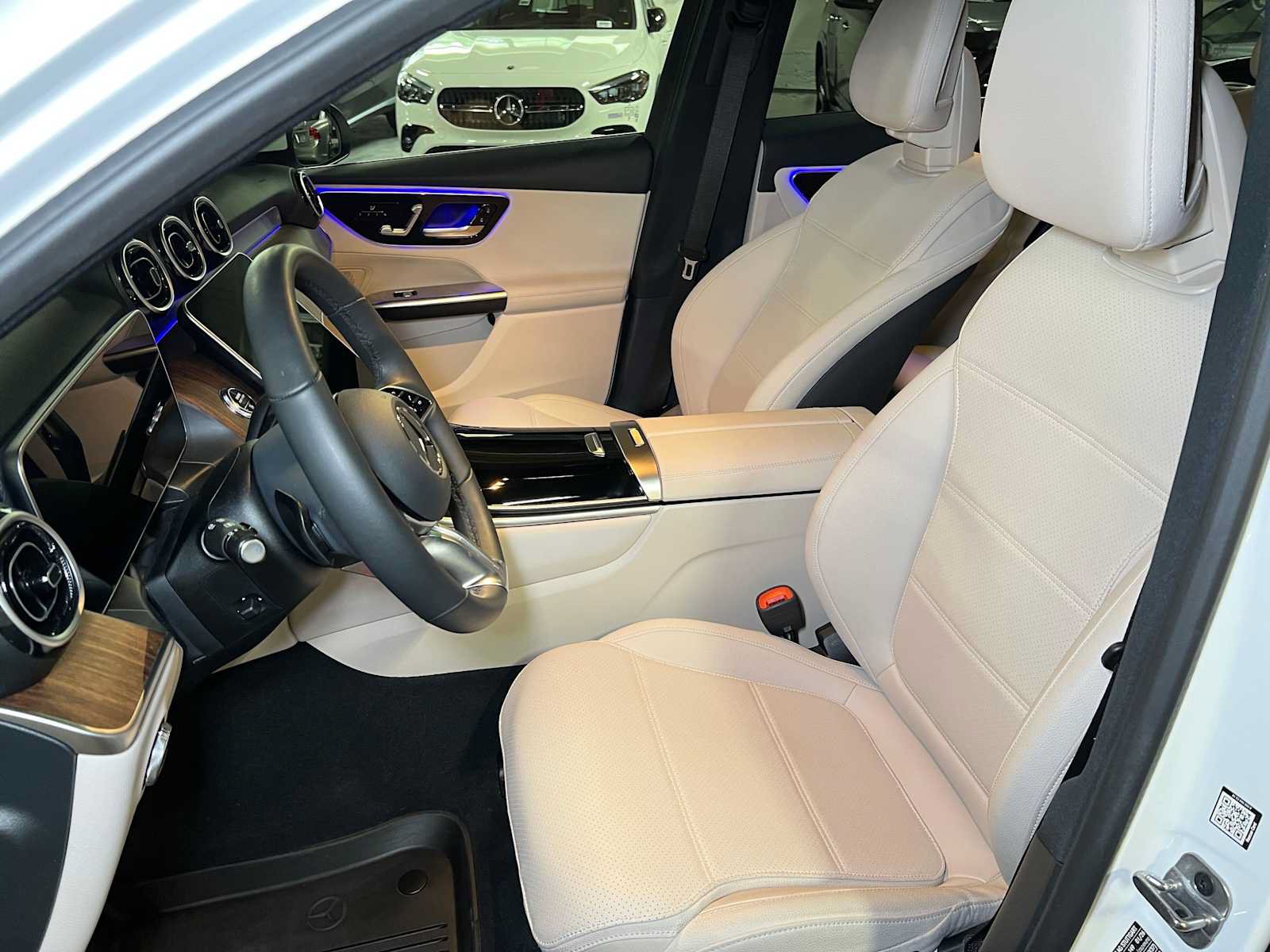 Used 2026 Mercedes-Benz GLC 300 4MATIC image 25