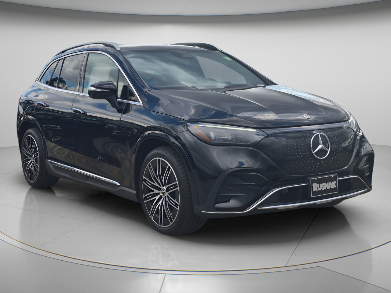 New 2027 Mercedes-Benz EQE 320+ SUV image 1