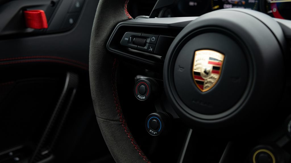 Certified 2025 Porsche 911 GT3 RS RWD image 16