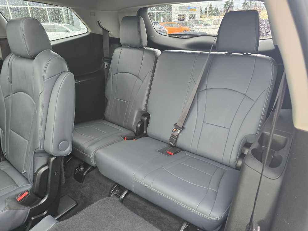 Used 2020 Buick Enclave Essence w/ Sound and Sites Package image 17