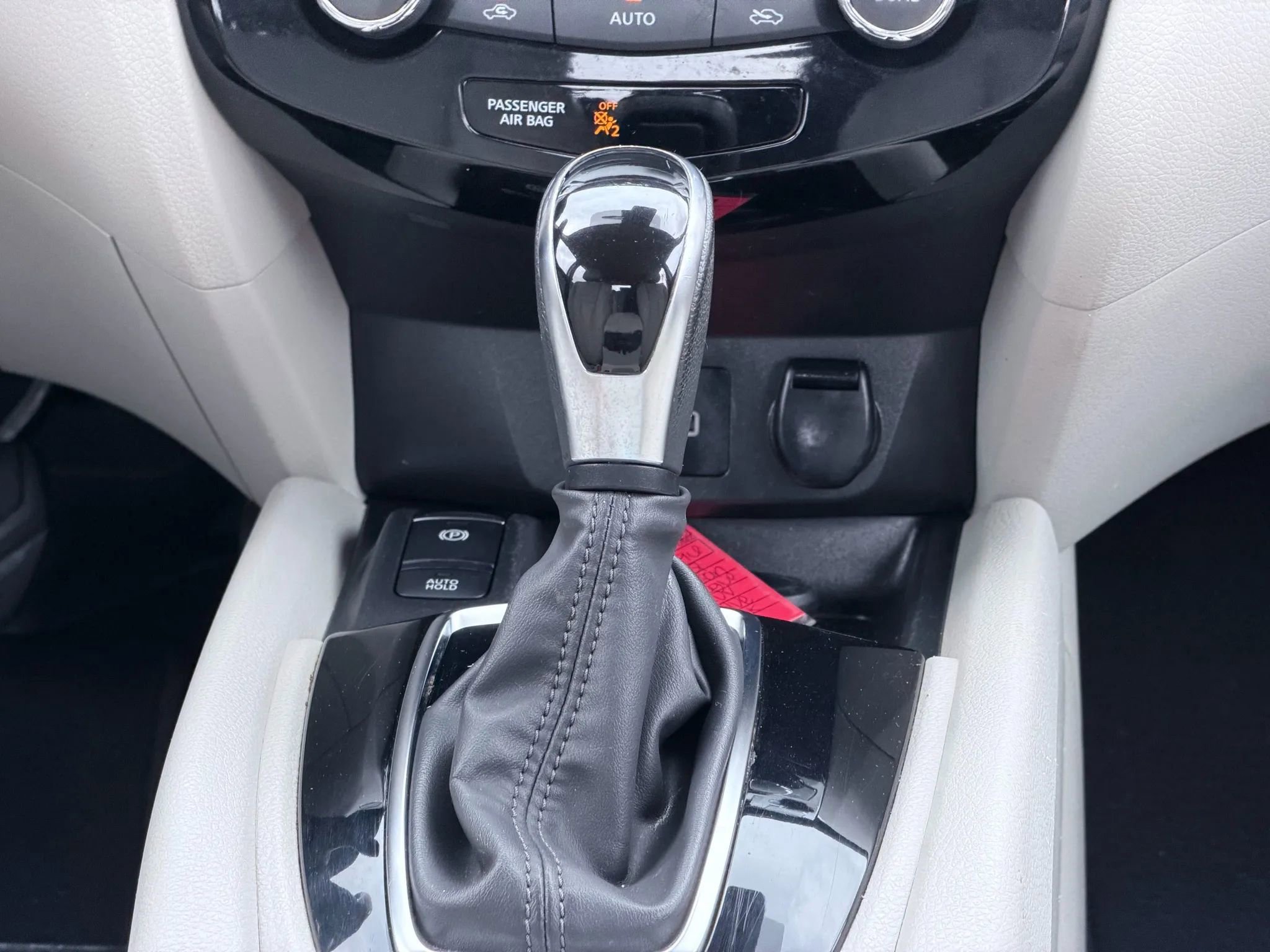 Used 2022 Nissan Rogue Sport SL image 33