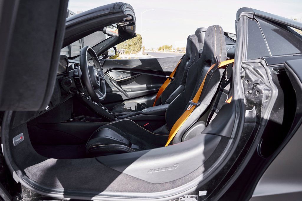 Used 2020 McLaren 720S Spider image 32