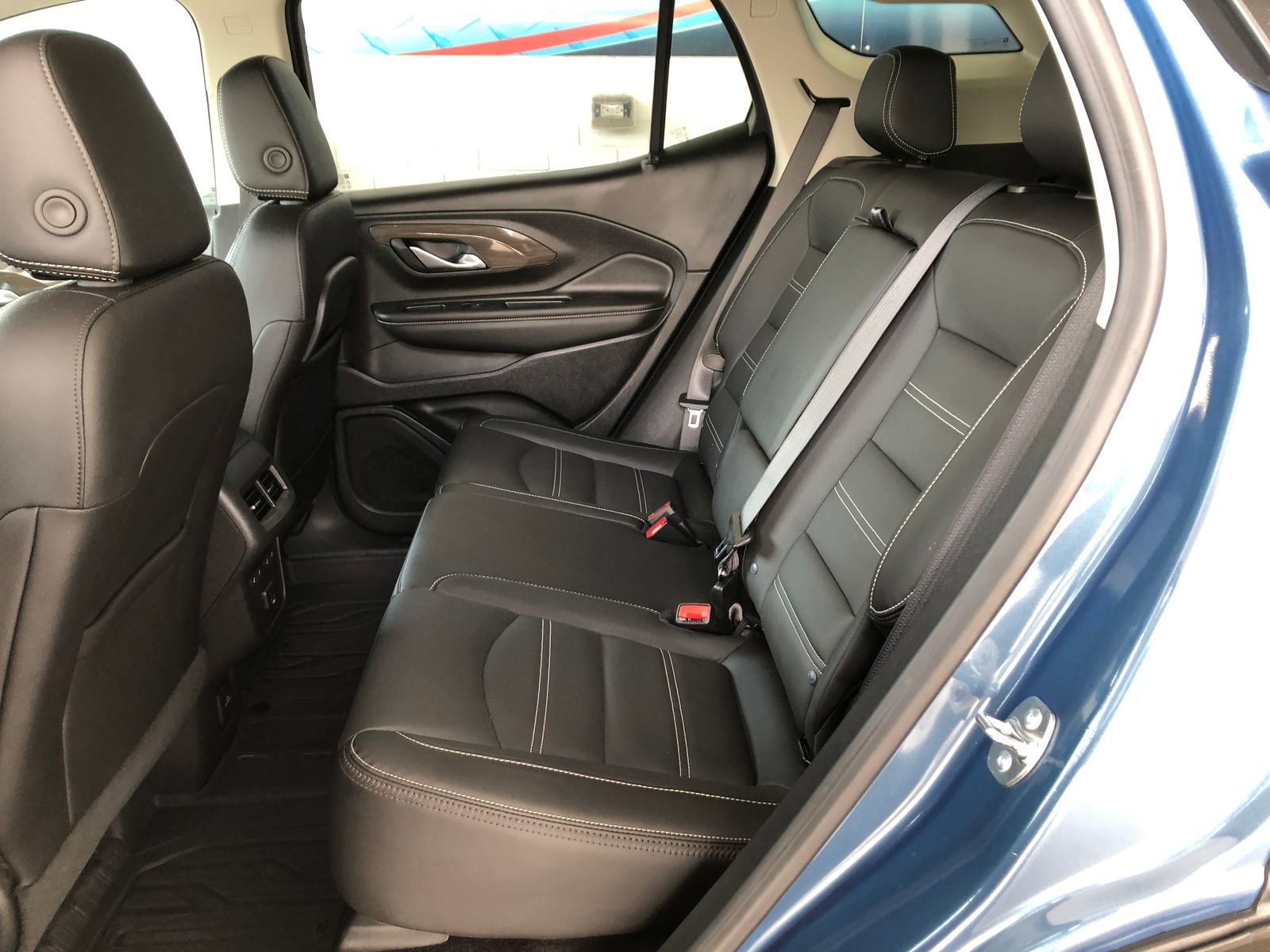 Used 2024 GMC Terrain Denali w/ Denali Premium Package image 12