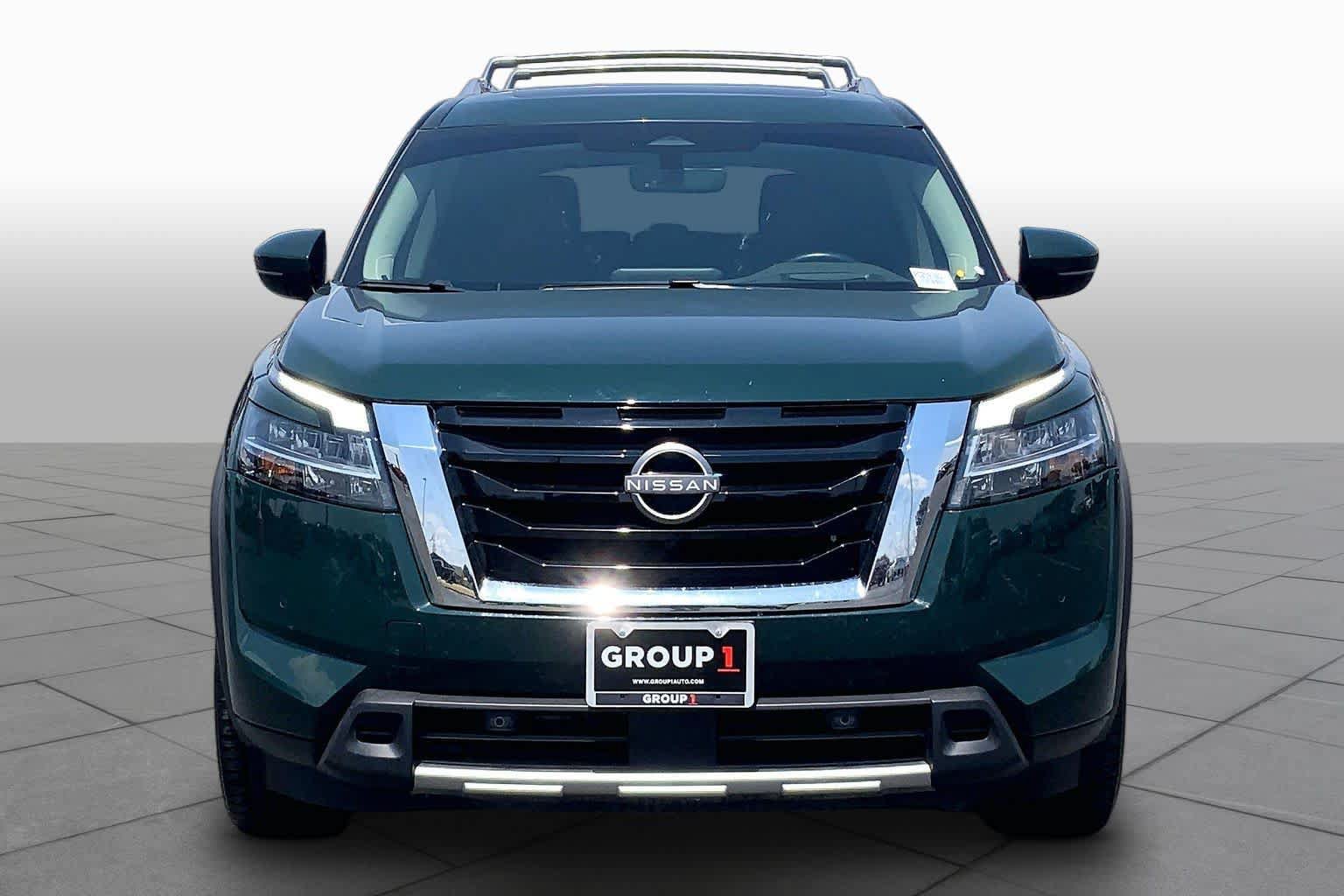 Used 2023 Nissan Pathfinder Platinum FWD image 4