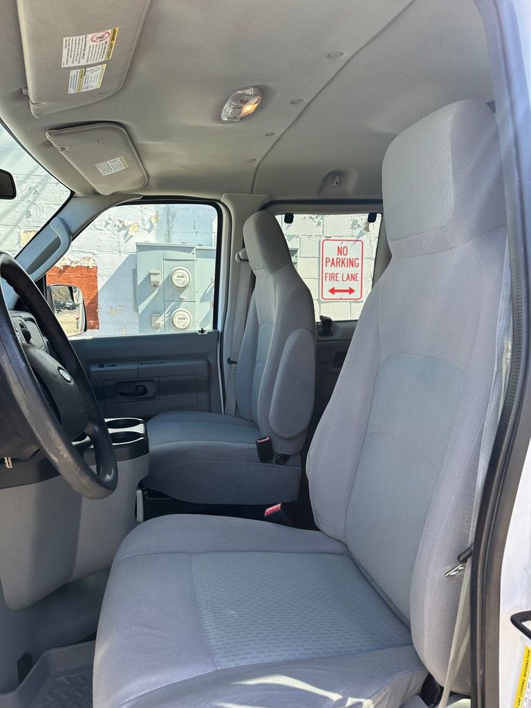 Used 2012 Ford E-350 and Econoline 350 XLT RWD image 12