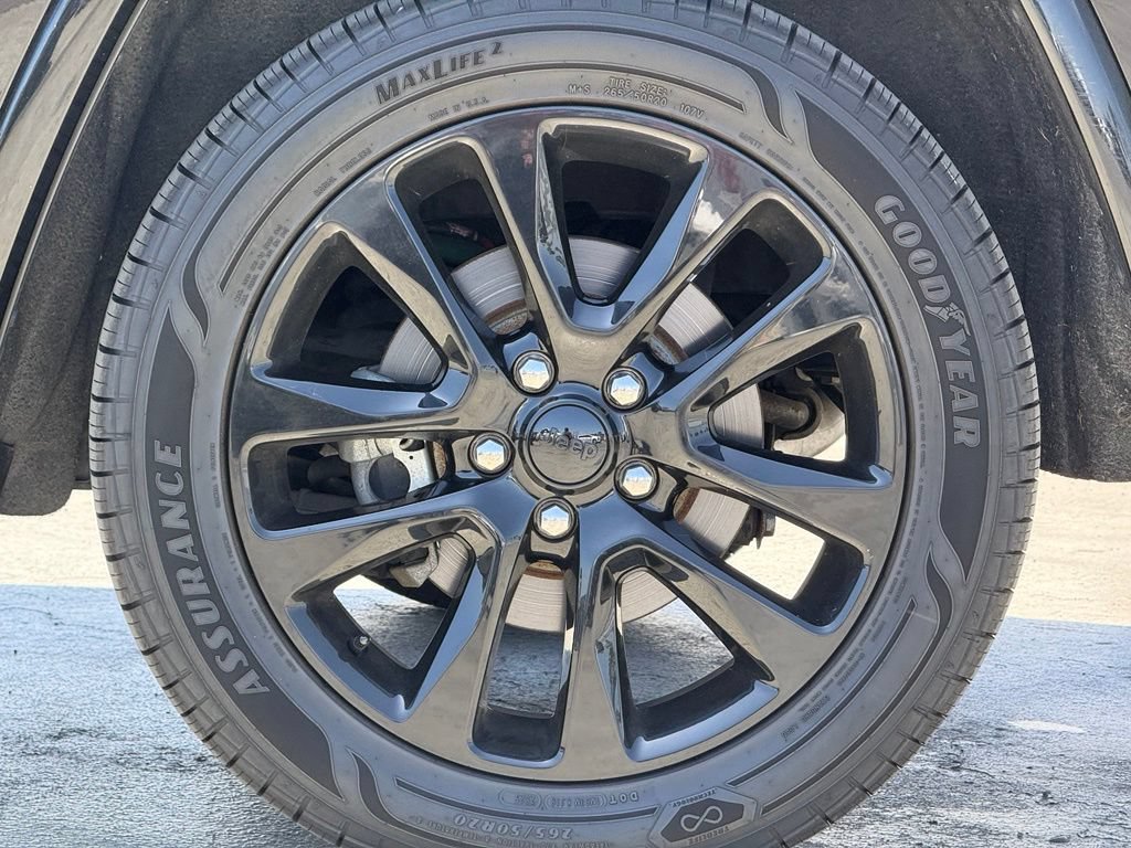 Used 2019 Jeep Grand Cherokee Altitude RWD image 3