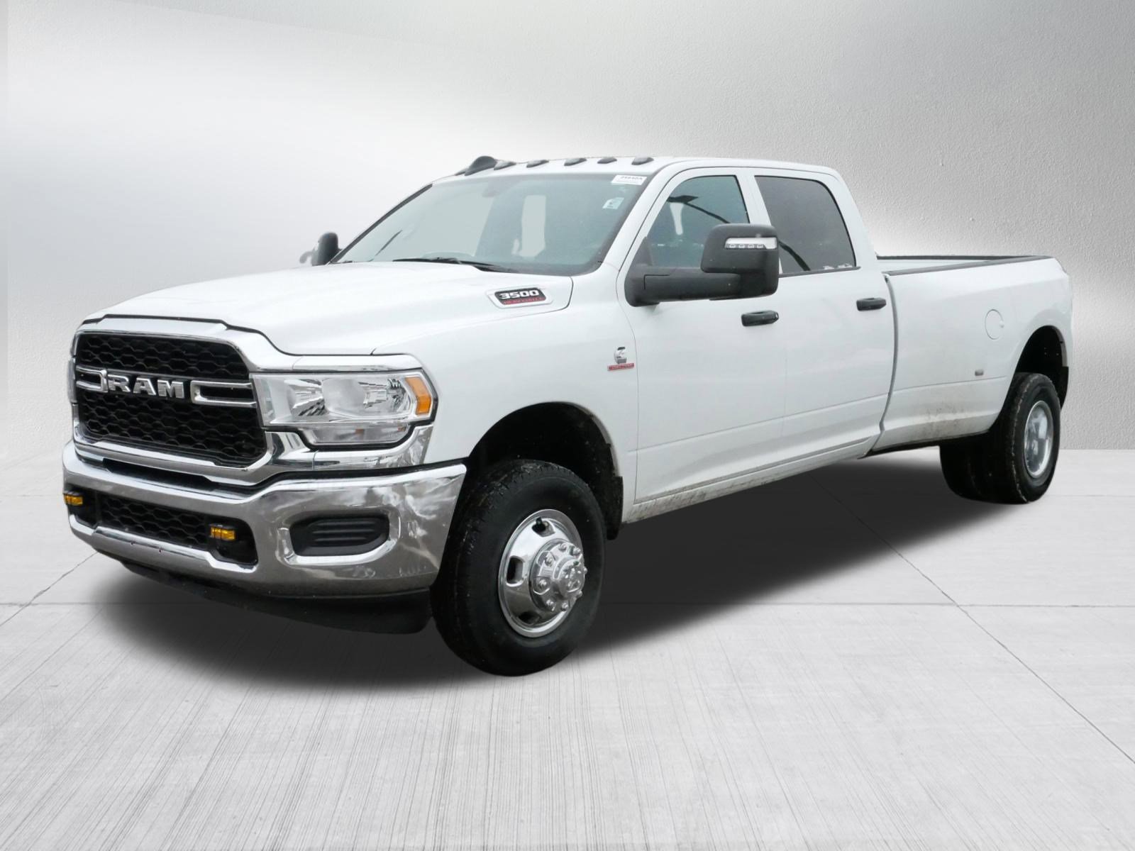 Used 2024 RAM 3500 Tradesman w/ Chrome Appearance Group image 3