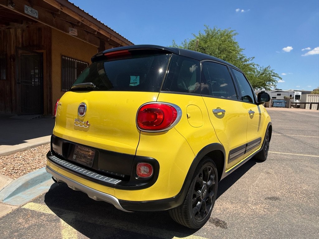 Used 2017 FIAT 500L Trekking w/ Urbana Appearance Package FWD image 8