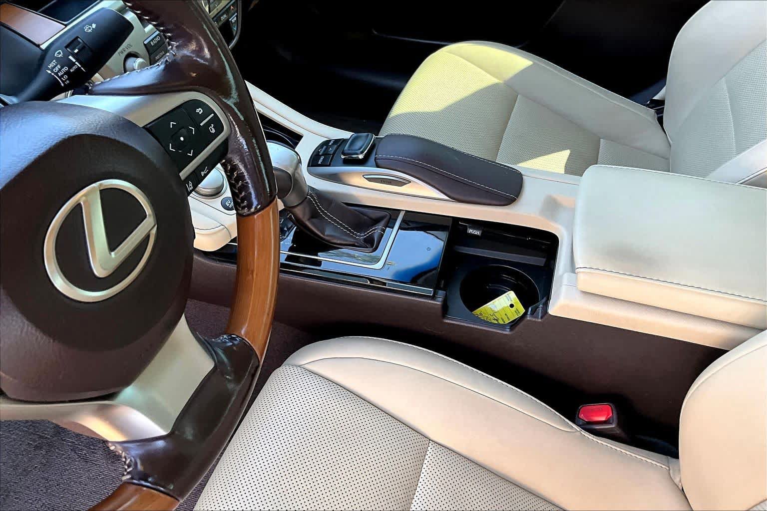 Used 2016 Lexus ES 300h w/ Navigation System Package FWD image 16