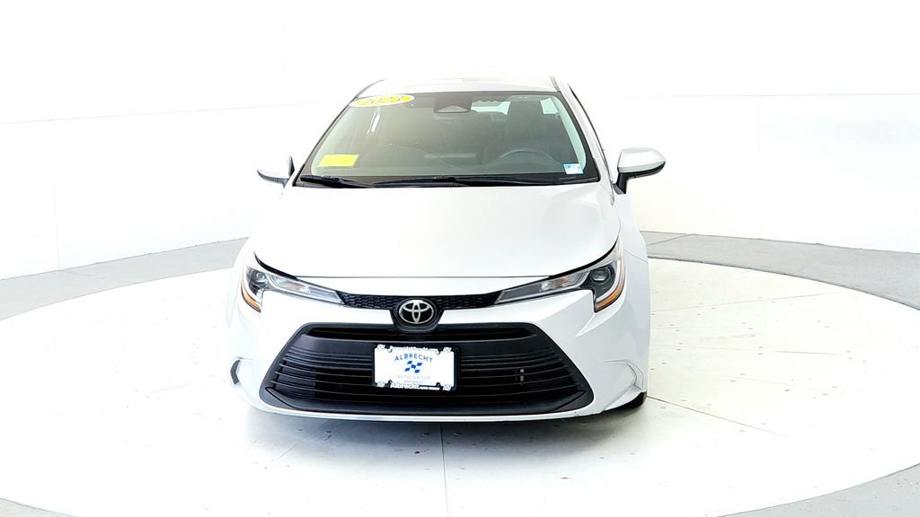 Used 2023 Toyota Corolla LE FWD image 8