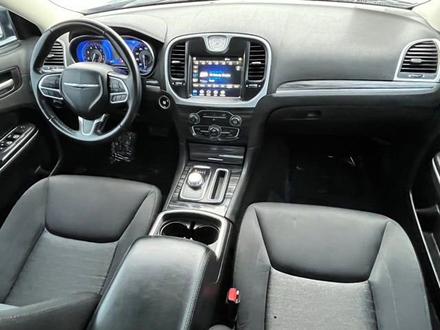 Used 2022 Chrysler 300 Touring w/ Sport Appearance Package image 28