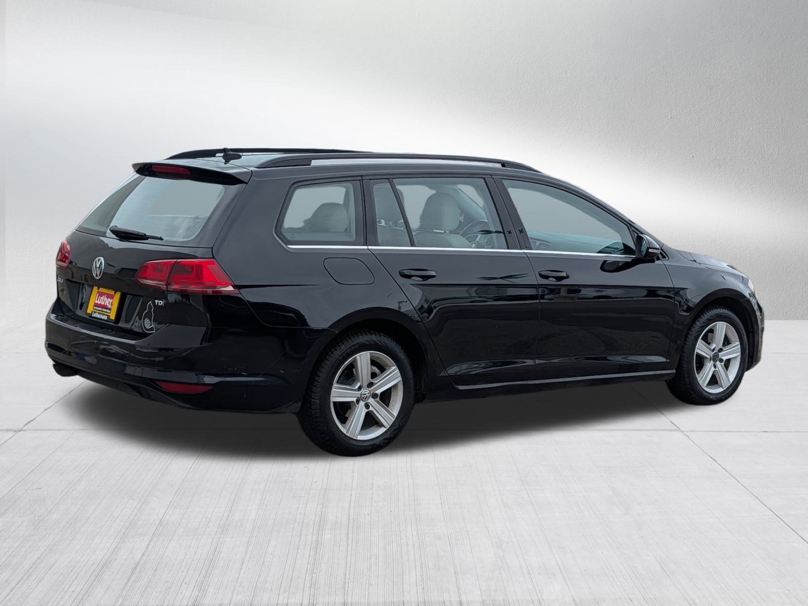 Used 2015 Volkswagen Golf TDI S image 7