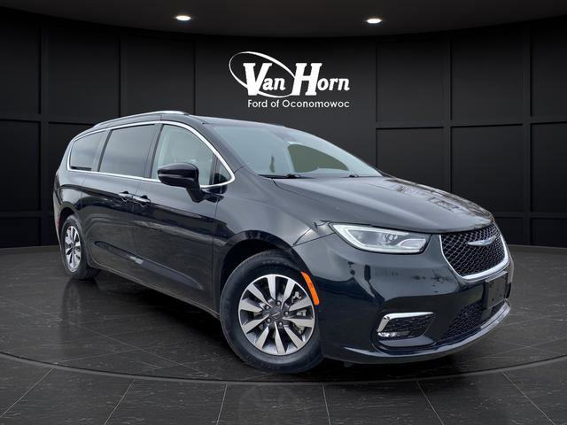 Used 2021 Chrysler Pacifica Touring-L image 1