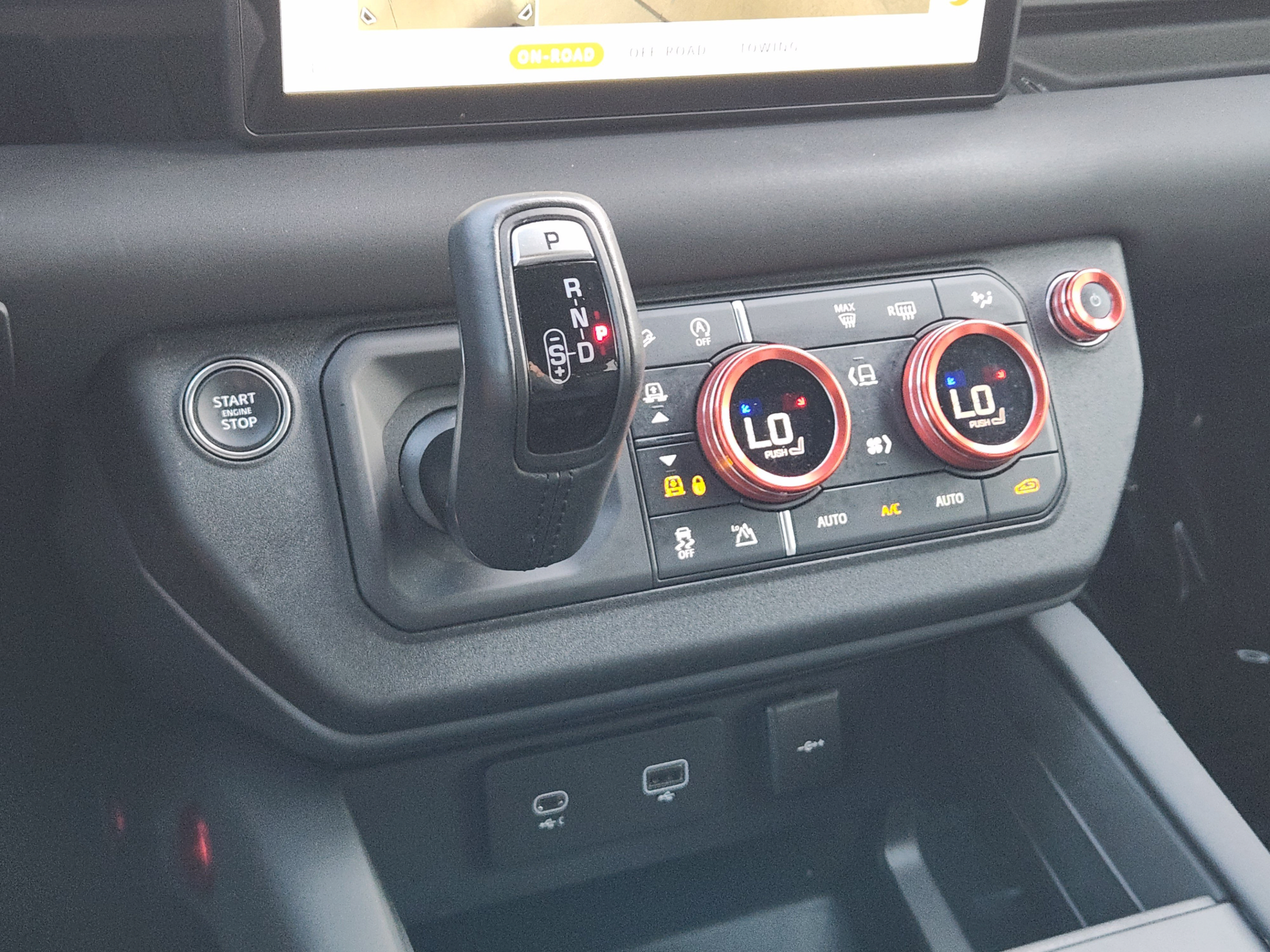 Certified 2024 Land Rover Defender 110 X-Dynamic SE AWD/4WD image 16