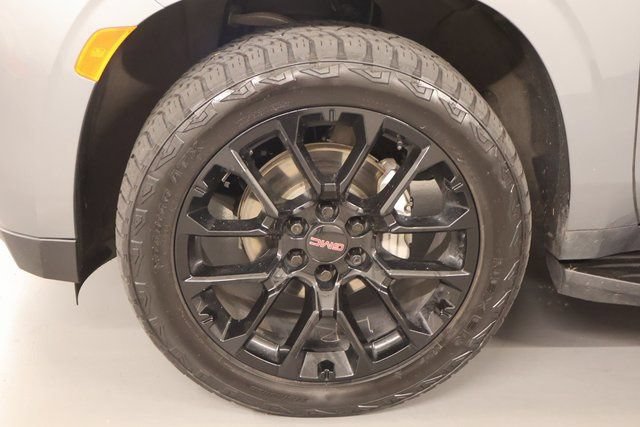 Used 2022 GMC Yukon XL Denali AWD/4WD image 8