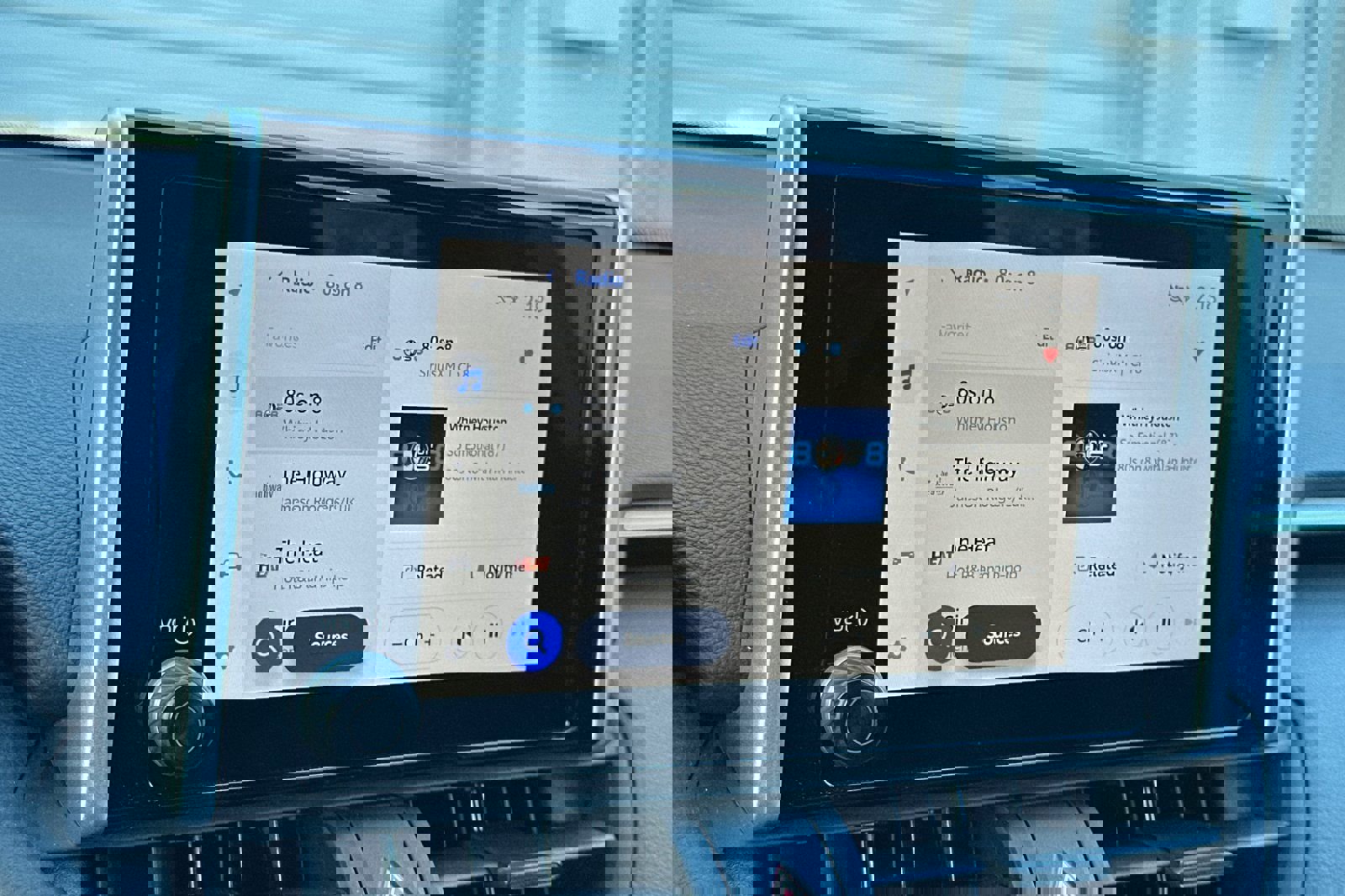 Used 2024 Toyota RAV4 LE image 21