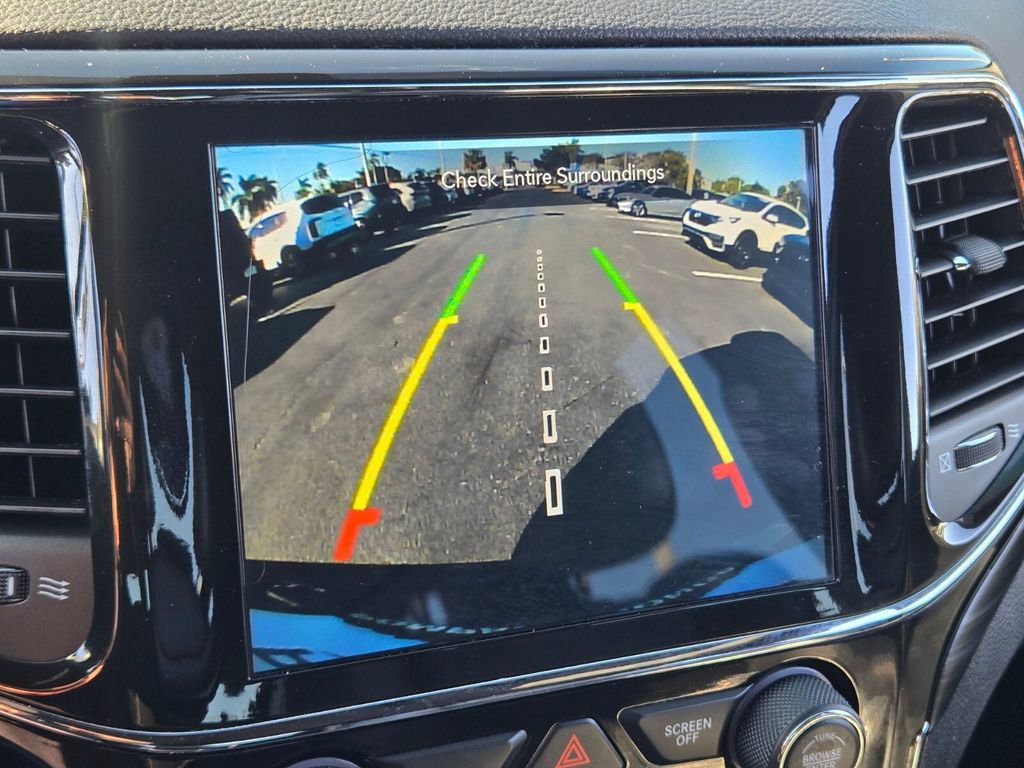 Used 2021 Jeep Grand Cherokee Laredo X image 21