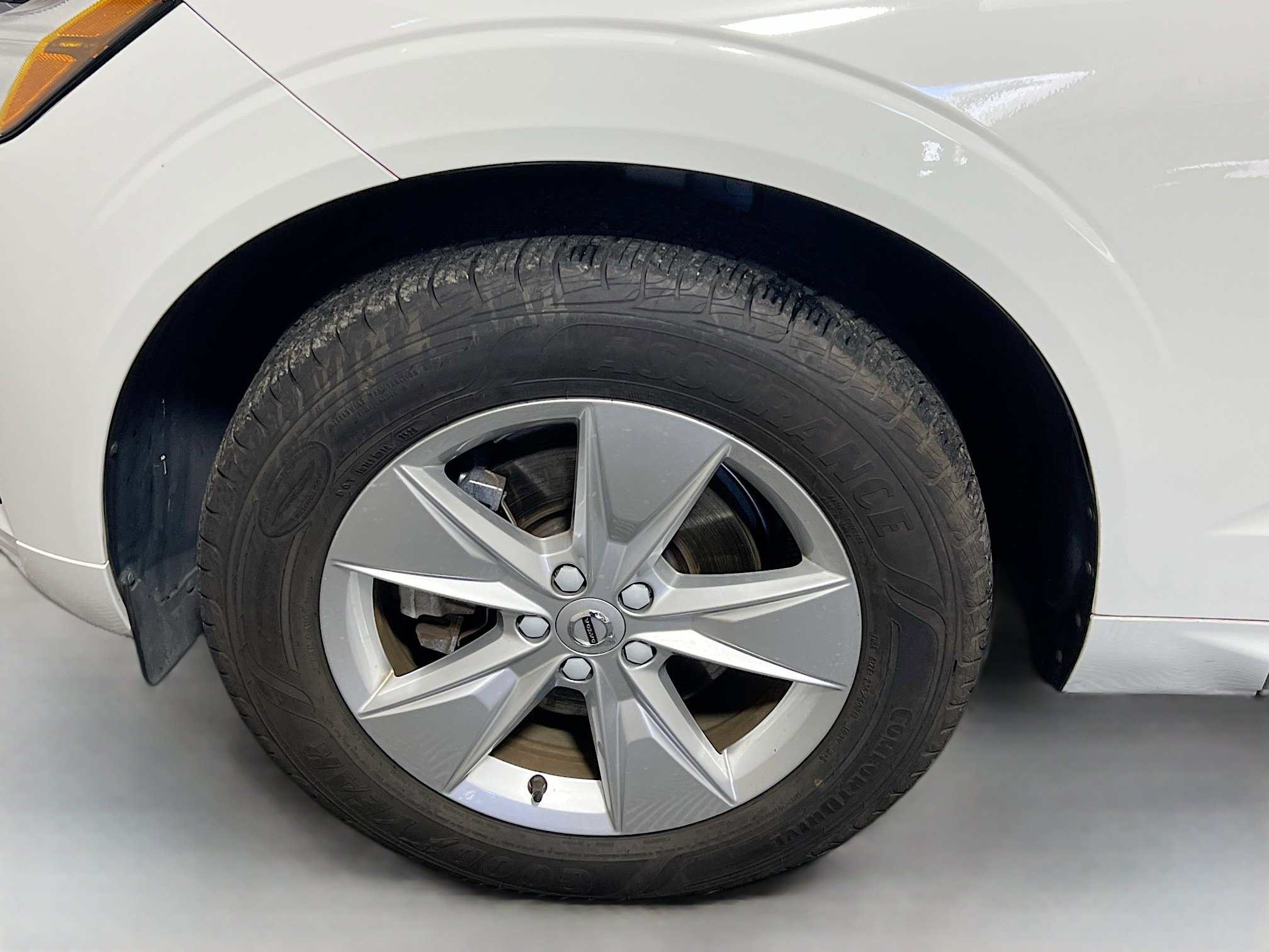 Used 2022 Volvo XC60 B5 Momentum image 13