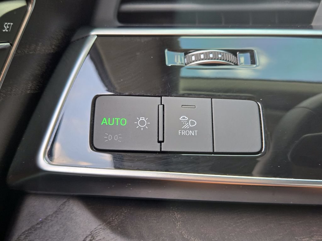 Certified 2023 Audi Q8 Premium Plus w/ Premium Plus Package AWD/4WD image 28