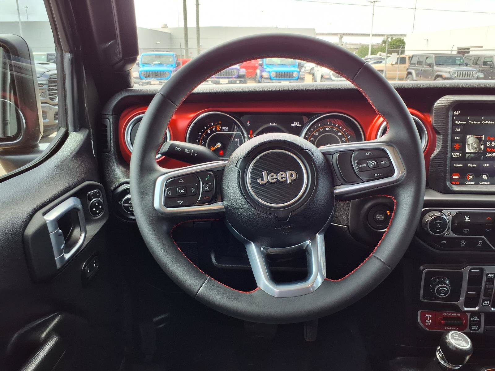 Used 2023 Jeep Gladiator Rubicon AWD/4WD image 15