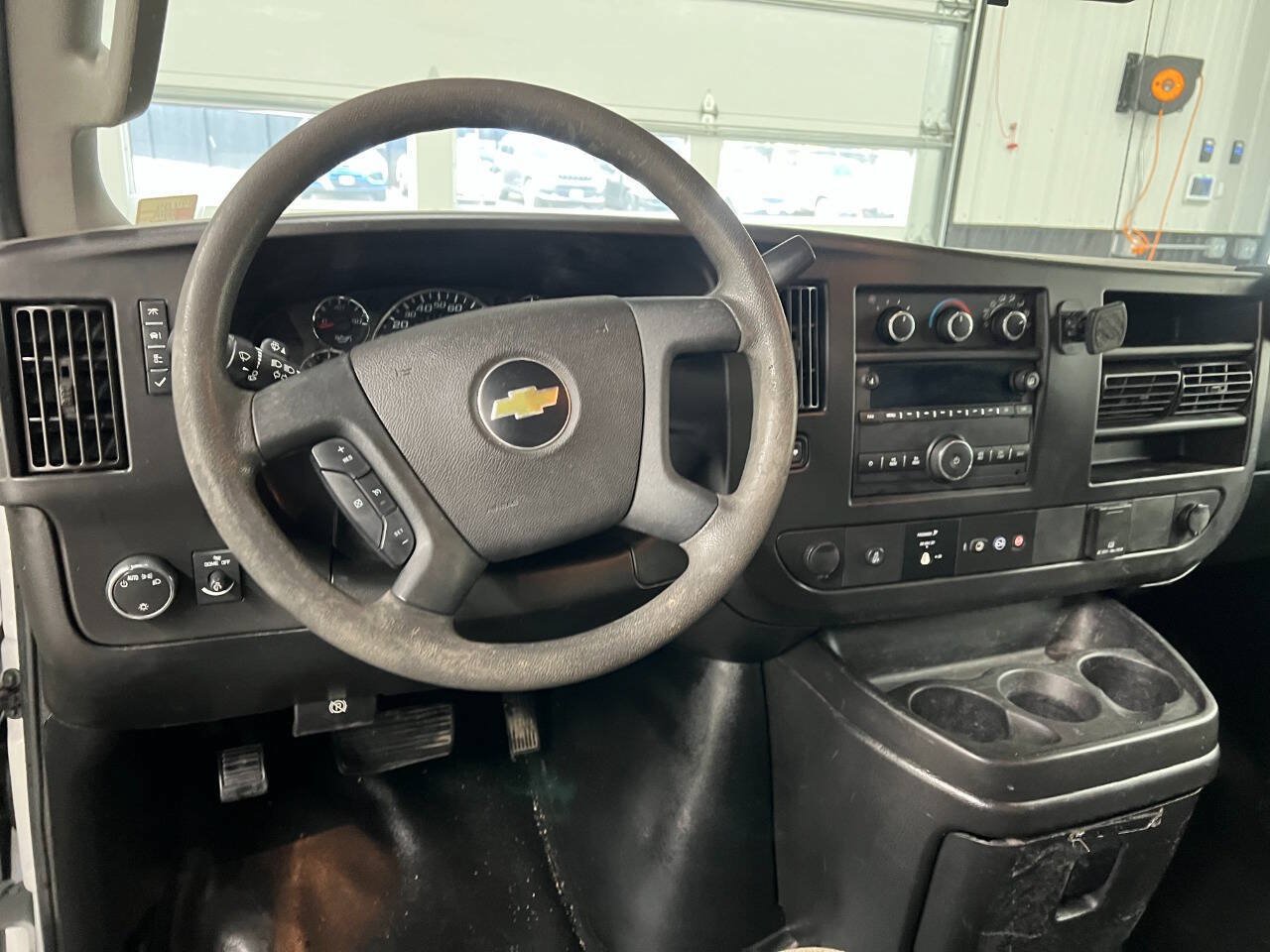 Used 2018 Chevrolet Express 3500 w/ Power Convenience Package RWD image 7