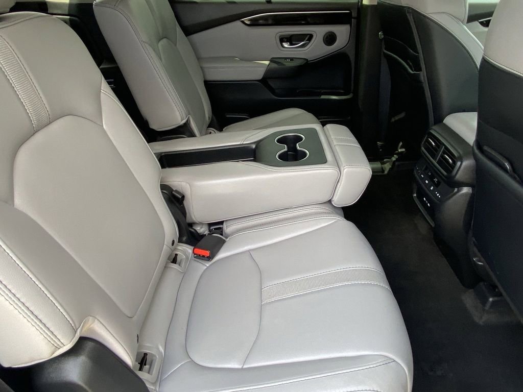 Used 2025 Honda Pilot EX-L image 18