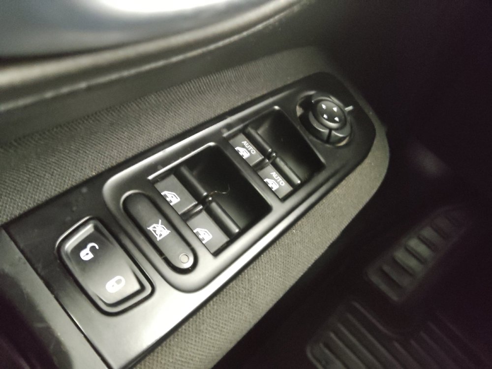 Used 2021 Jeep Renegade Latitude image 27