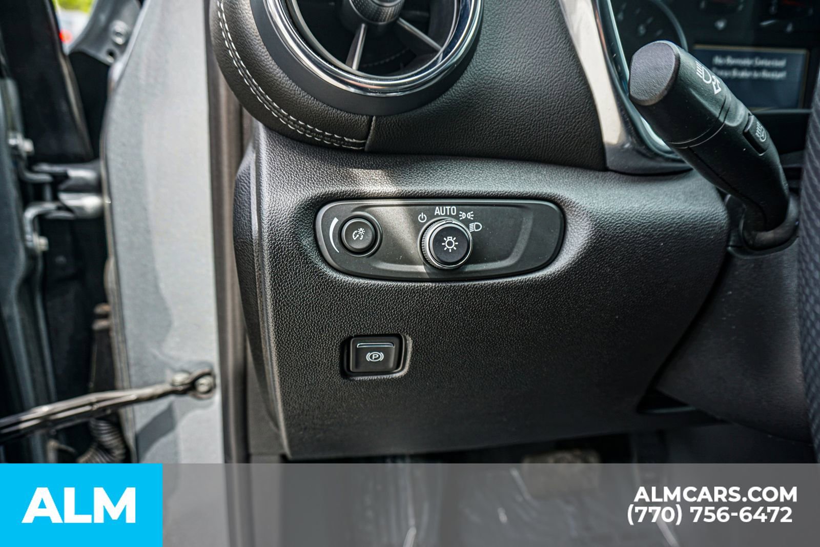 Used 2025 Chevrolet Blazer LT image 36