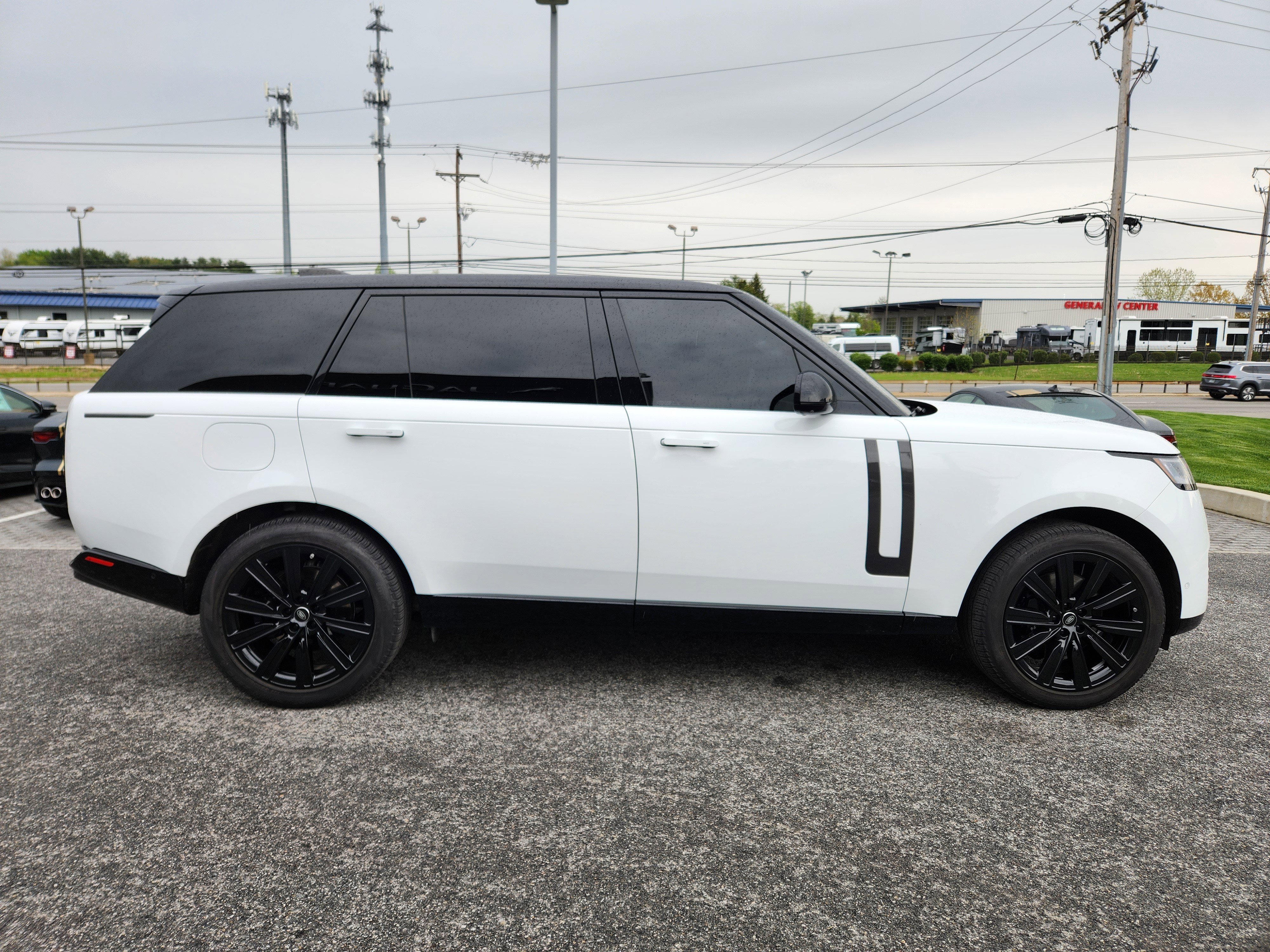 Certified 2023 Land Rover Range Rover Long Wheelbase SE AWD/4WD image 6