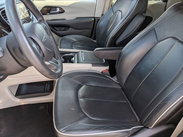 Used 2023 Chrysler Pacifica Limited FWD image 12