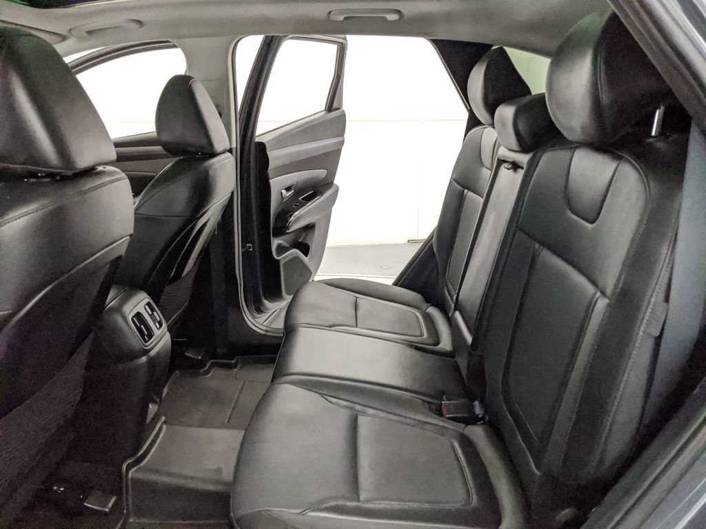 Used 2025 Hyundai Tucson Limited FWD image 16