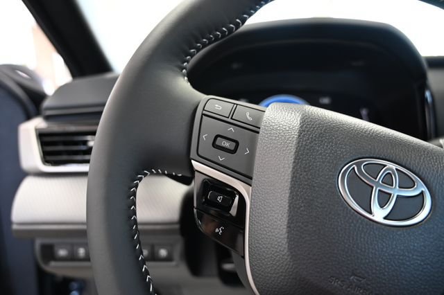 New 2026 Toyota Camry SE FWD image 22