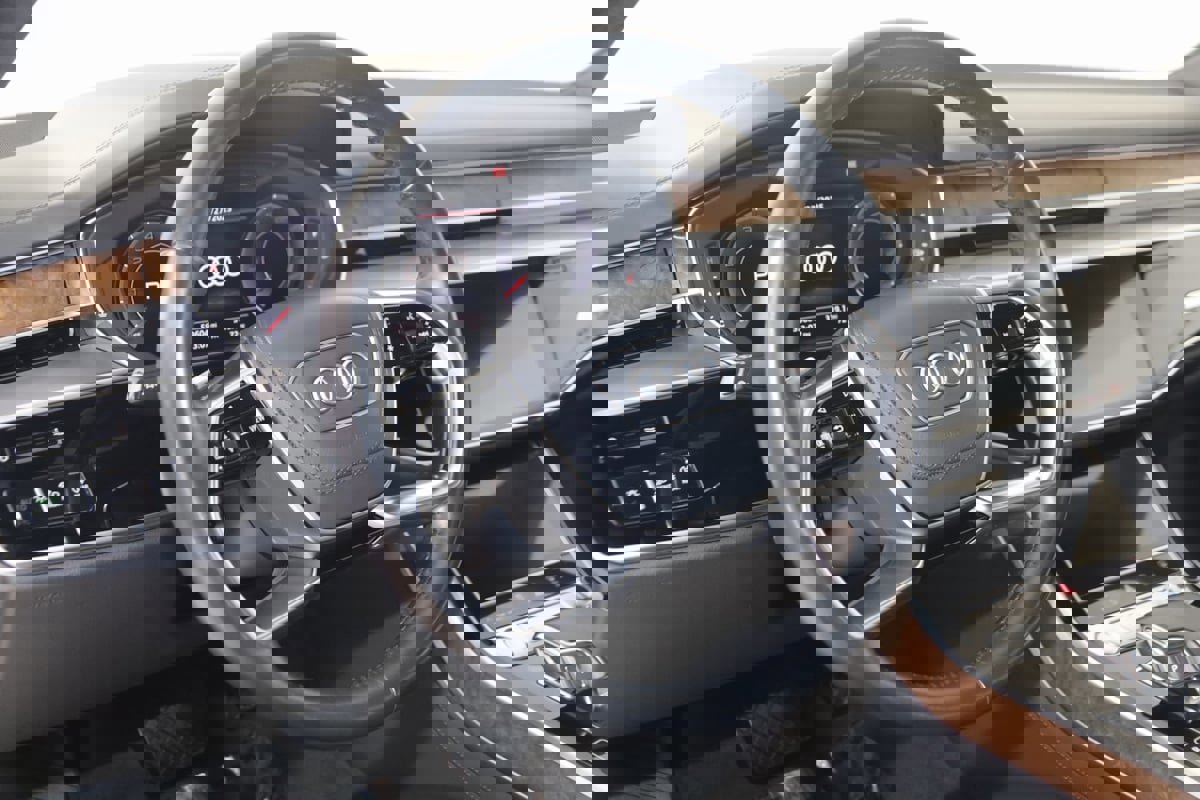 Used 2020 Audi A8 L 4.0T w/ Sport Plus Package image 6