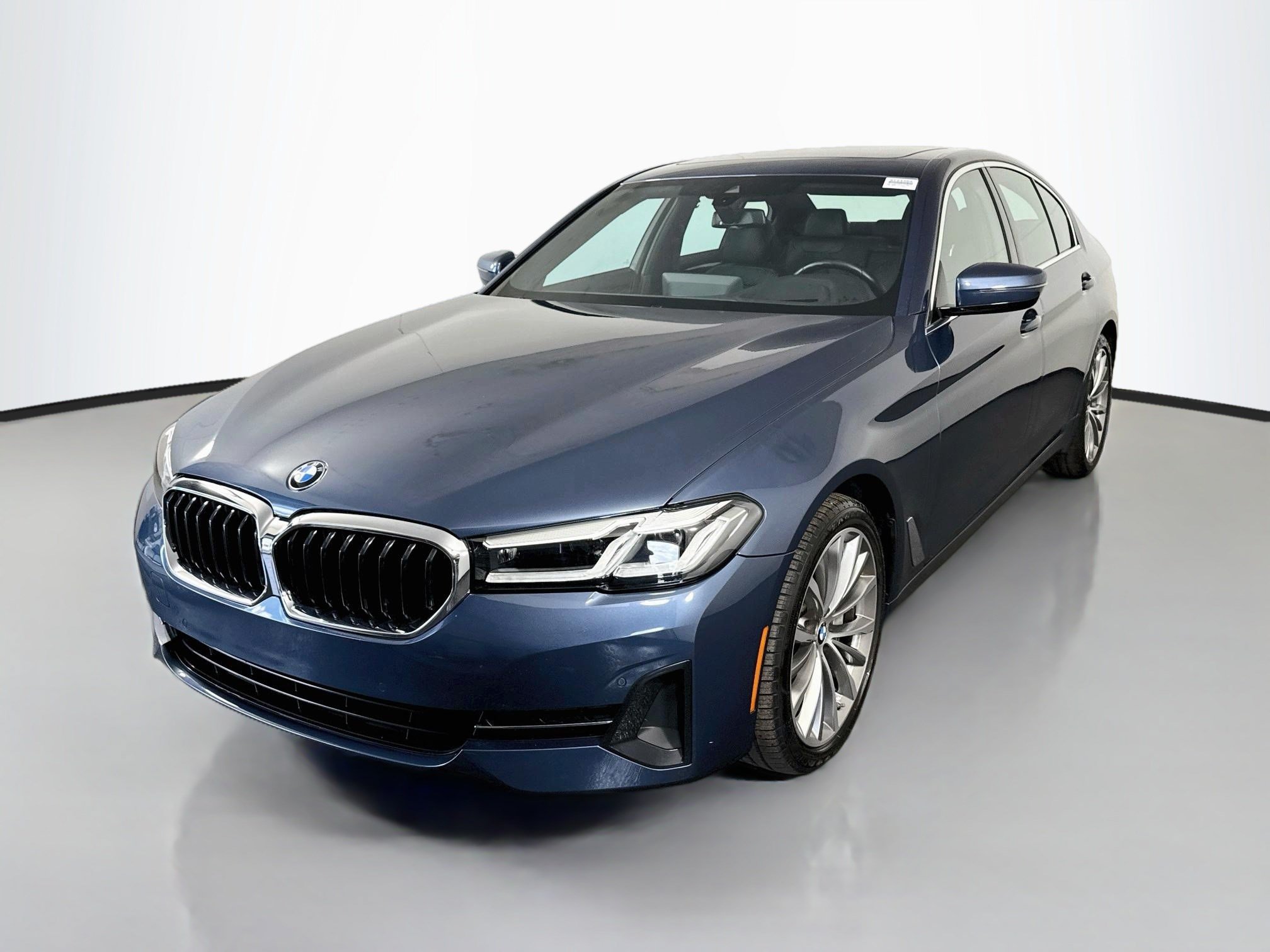 Used 2023 BMW 530i w/ Premium Package RWD image 4
