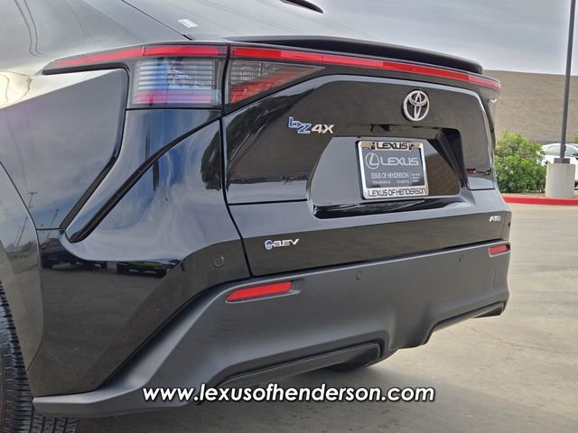 Used 2025 Toyota bZ4X AWD w/ Weather Package image 5