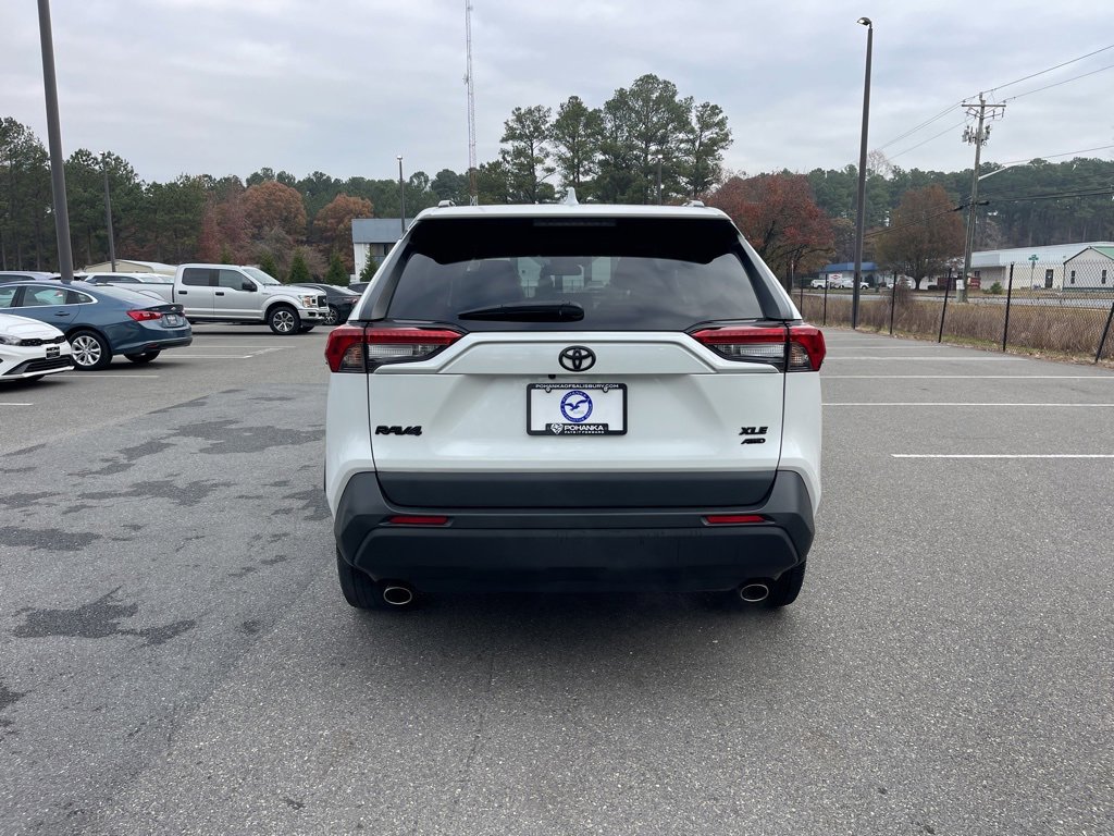 Used 2023 Toyota RAV4 XLE Premium image 10