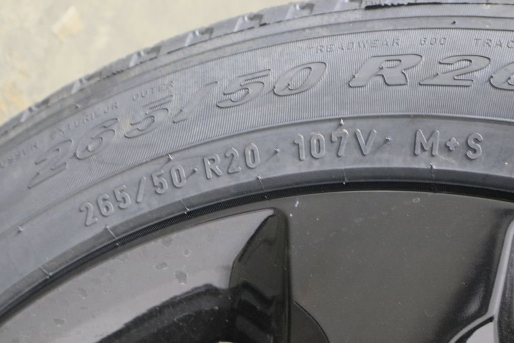 New 2025 Jeep Grand Cherokee Limited w/ Black Appearance Package image 48