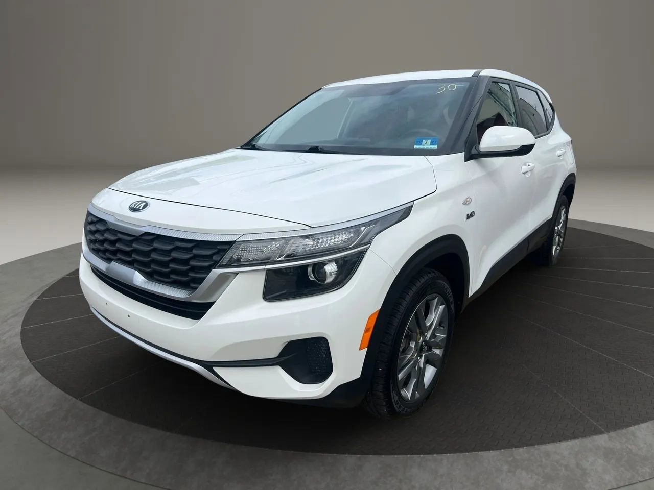 Used 2021 Kia Seltos LX image 1