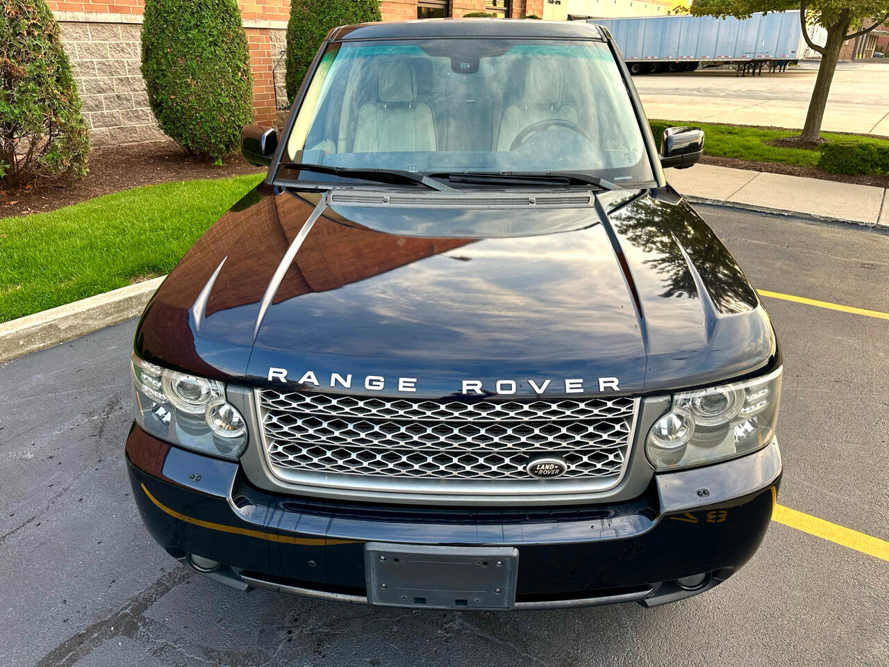 Used 2010 Land Rover Range Rover HSE LUX image 27